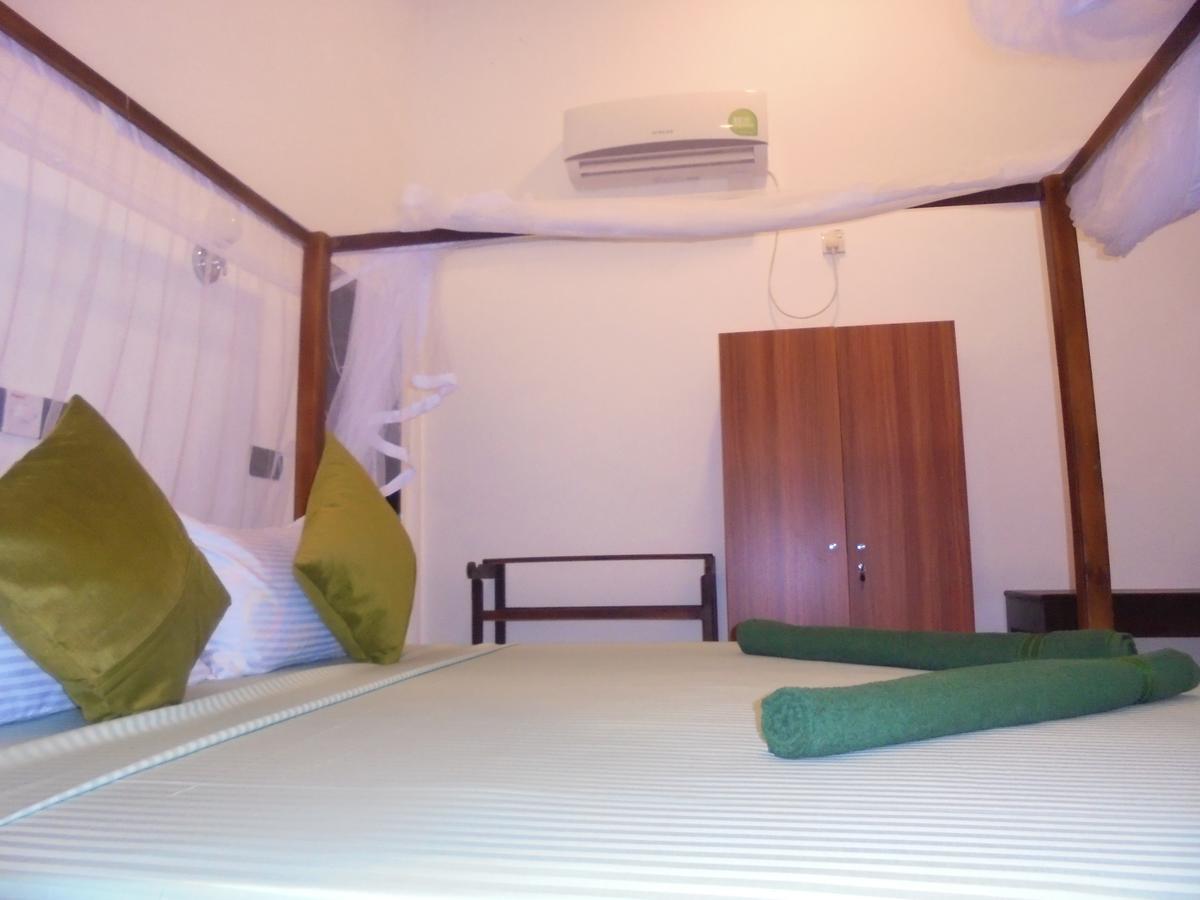 Surf Bay Resort Arugam Bay Exteriör bild