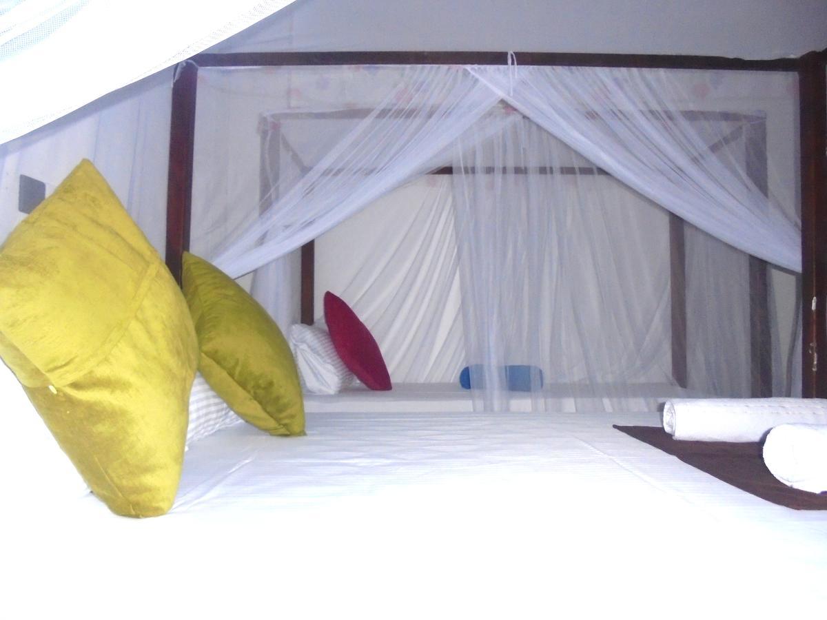 Surf Bay Resort Arugam Bay Exteriör bild